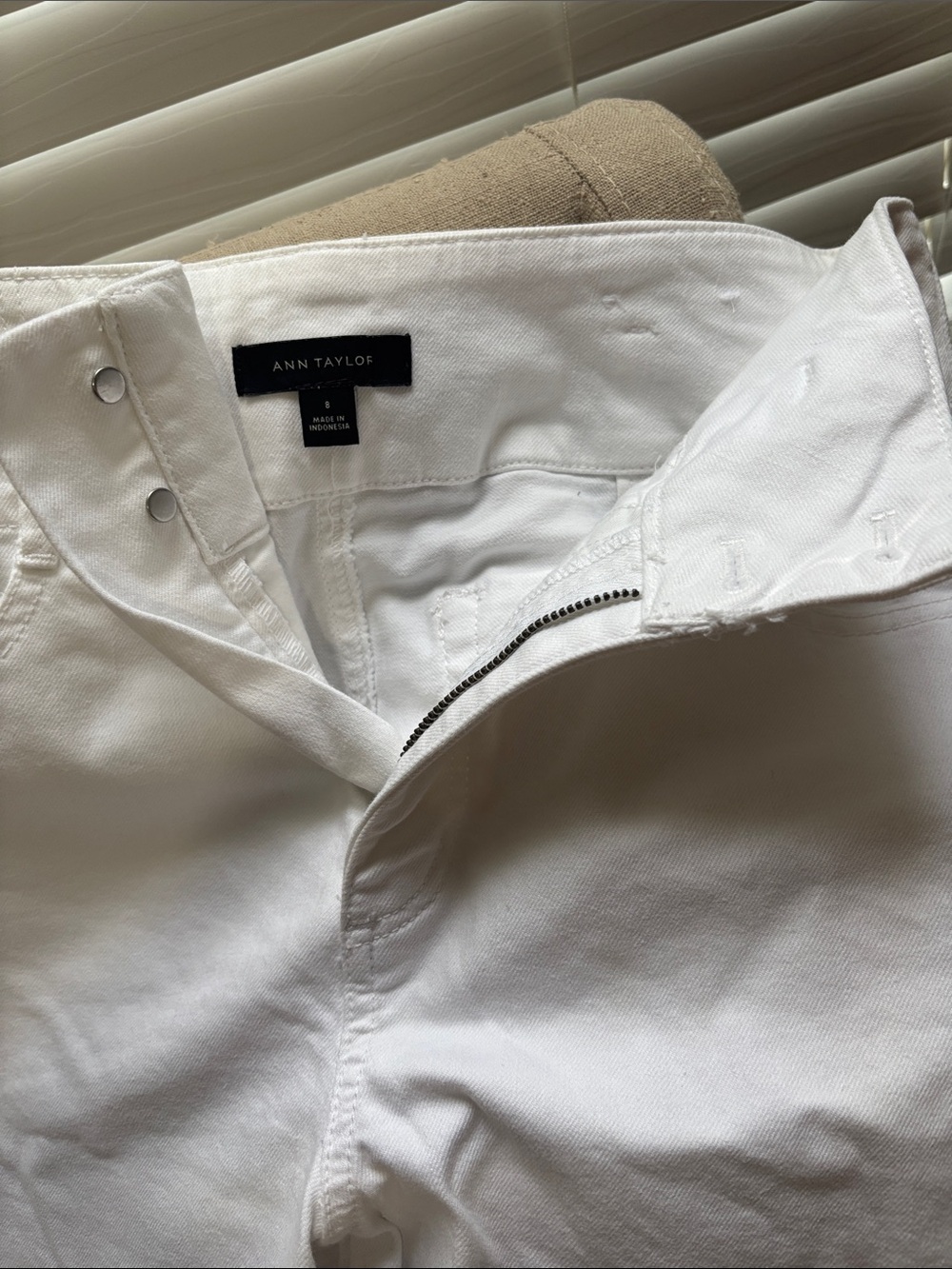 Ann Taylor White High-Rise Jeans with Snap Closure